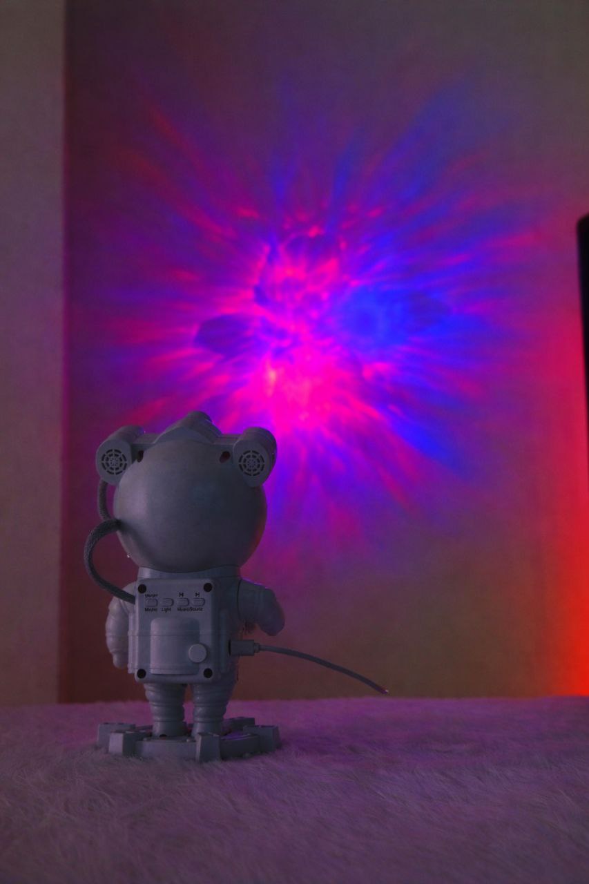 🌌 Astronaut Galaxy Projector