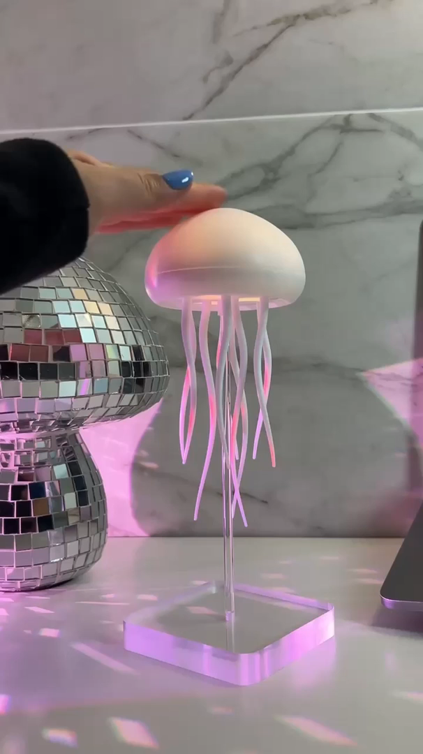 Dancing Jellyfish Lamp